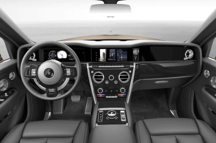 Rolls Royce Cullinan interior dashboard in black